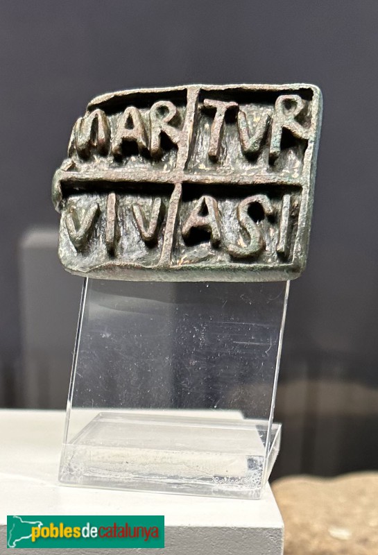 Rubí - Museu-Castell. Segell romà de bronze procedent de La Bastida (Foto: Albert Esteves, 2024) Rubí - Museu-Castell. Segell romà de bronze procedent de La Bastida