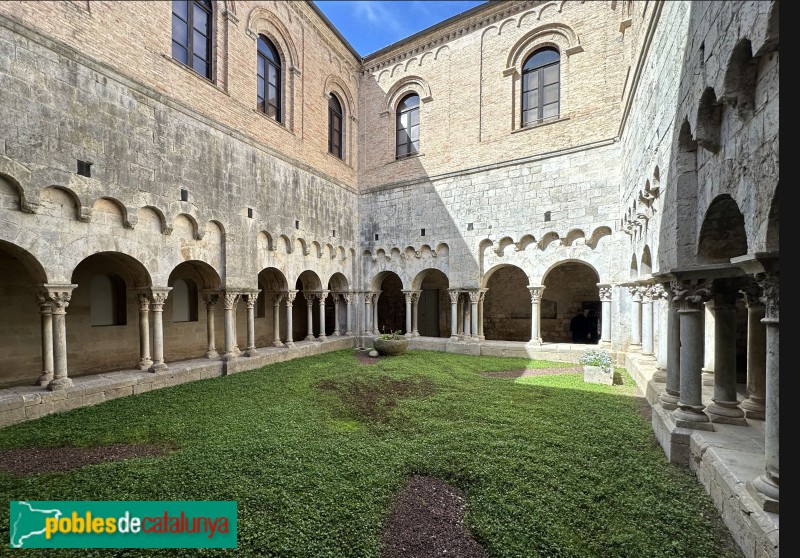 Girona - Sant Pere de Galligants. Claustre (Foto: Albert Esteves, 2024) Girona - Sant Pere de Galligants. Claustre