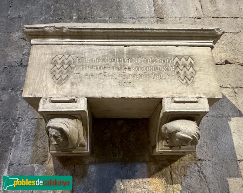 Girona - Sant Pere de Galligants. Ossari d'Arnau de Montanyans (1321)