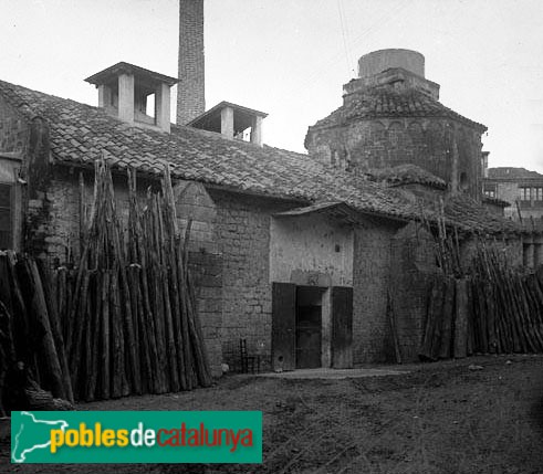 Girona - Església de Sant Nicolau (Foto: Manuel Genovart -Arxiu Fotogràfic Centre Excursionista de Catalunya-, 1925) Girona - Església de Sant Nicolau