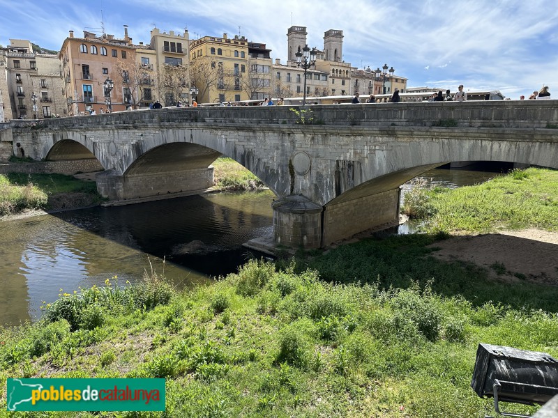 Girona - Pont de Pedra (Foto: Albert Esteves, 2024) Girona - Pont de Pedra