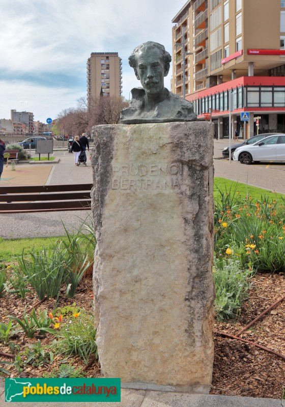 Girona - Monument a Prudenci Bertrana