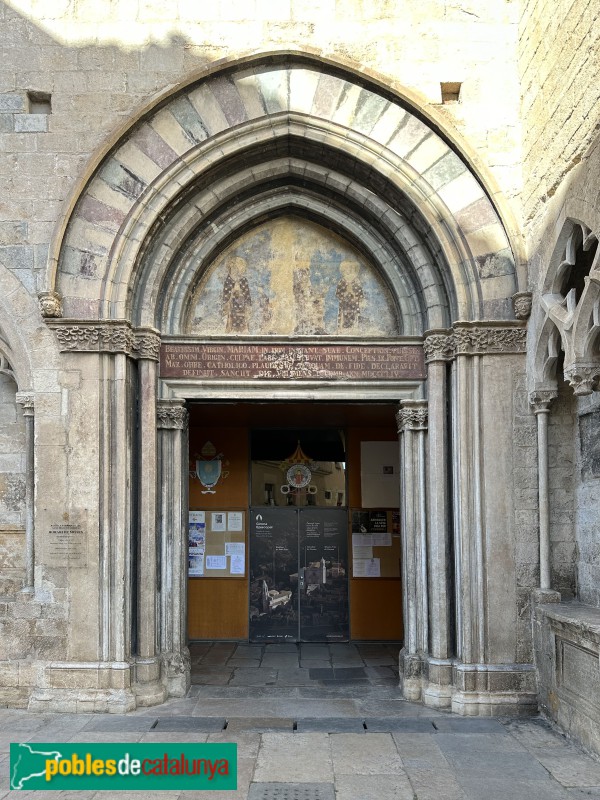 Girona - Església de Sant Feliu. Porta de migdia