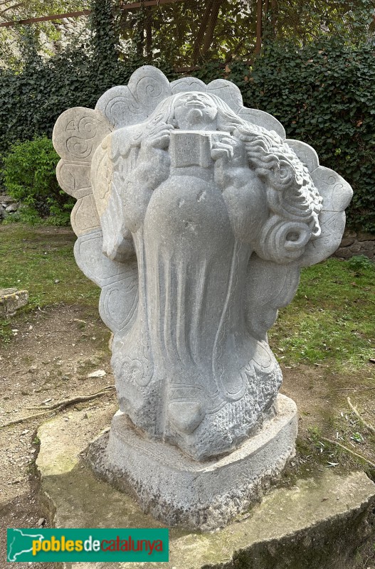 Girona - Escultura <i>La Majordoma de Sant Narcís</i>