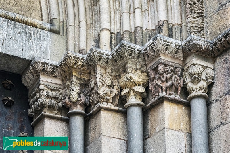 Església de Santa Maria del Pi. Porta de l'Avemaria (Foto: Rossend Gri, 2024) Església de Santa Maria del Pi. Porta de l'Avemaria