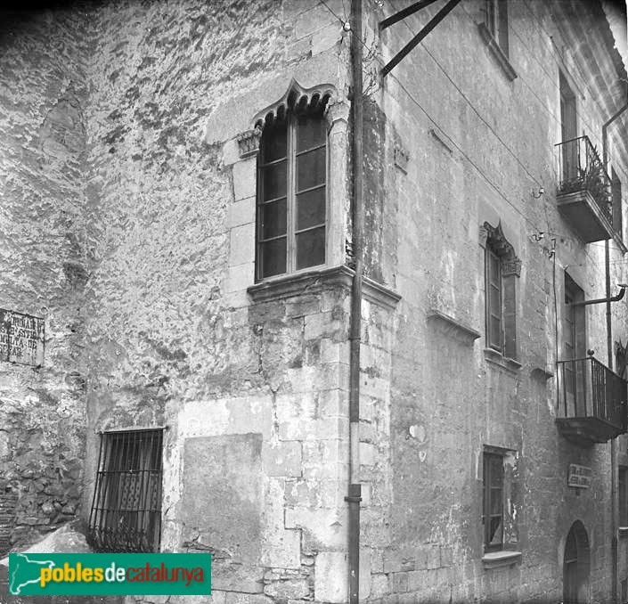 Girona - Casa Forn (Foto: <i>Josep Salvany -Fons Salvany. Biblioteca de Catalunya-</i>, 1922) Girona - Casa Forn