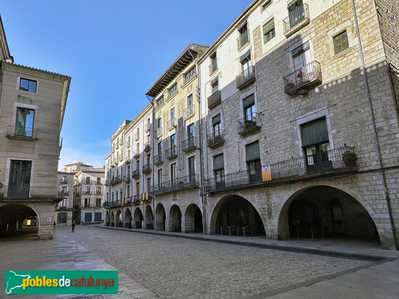 Girona - Plaça del Vi (Foto: Albert Esteves, 2024) Girona - Plaça del Vi