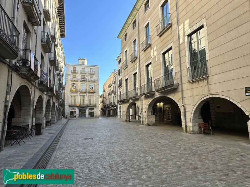Girona - Plaça del Vi (Foto: Albert Esteves, 2024) Girona - Plaça del Vi