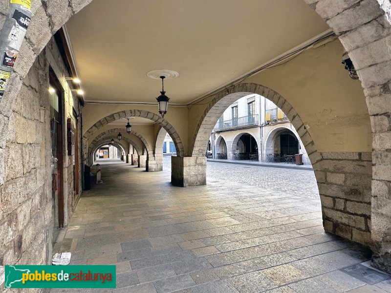 Girona - Plaça del Vi (Foto: Albert Esteves, 2024) Girona - Plaça del Vi