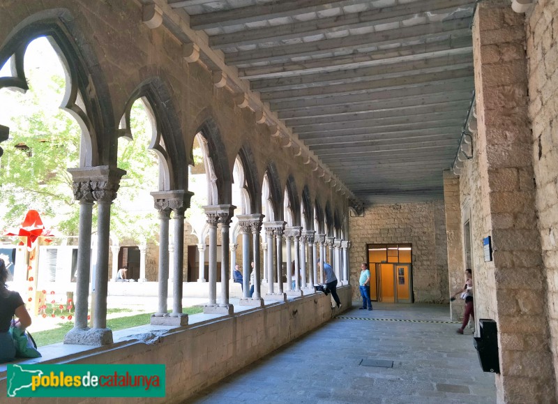 Girona - Convent de Sant Domènec. Claustre (Foto: <i>Enric</i>, 2022) Girona - Convent de Sant Domènec. Claustre