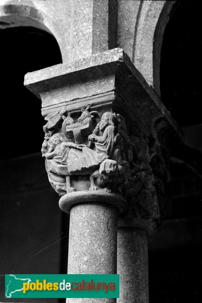 Girona - Convent de Sant Domènec. Claustre (Foto: <i>Sebastià Martí -INSPAI - IF-563160-</i>, 1975) Girona - Convent de Sant Domènec. Claustre