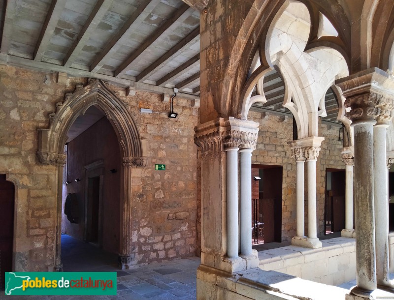 Girona - Convent de Sant Domènec. Claustre (Foto: <i>Enric</i>, 2022) Girona - Convent de Sant Domènec. Claustre