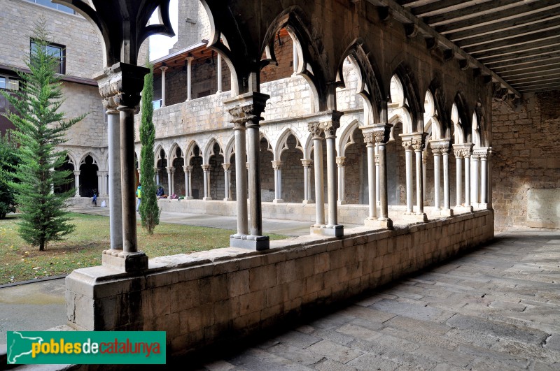 Girona - Convent de Sant Domènec. Claustre (Foto: <i>Jordi Contijoch -calaix.gencat.cat-</i>, 2013) Girona - Convent de Sant Domènec. Claustre