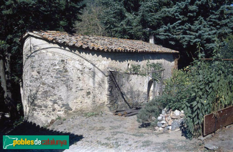 Fogars de Montclús - Església de Santa Maria de l'Illa o de Sant Roc (Foto: <i>Germà Garcia -calaix.gencat.cat-</i>, 2001) Fogars de Montclús - Església de Santa Maria de l'Illa o de Sant Roc