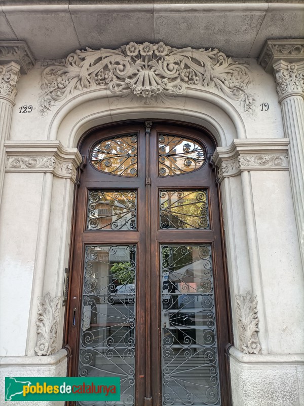 Barcelona - Casa Rarimi Gènova (Floridablanca, 129) (Foto: Anna Corcoll, 2022) Barcelona - Casa Rarimi Gènova (Floridablanca, 129)
