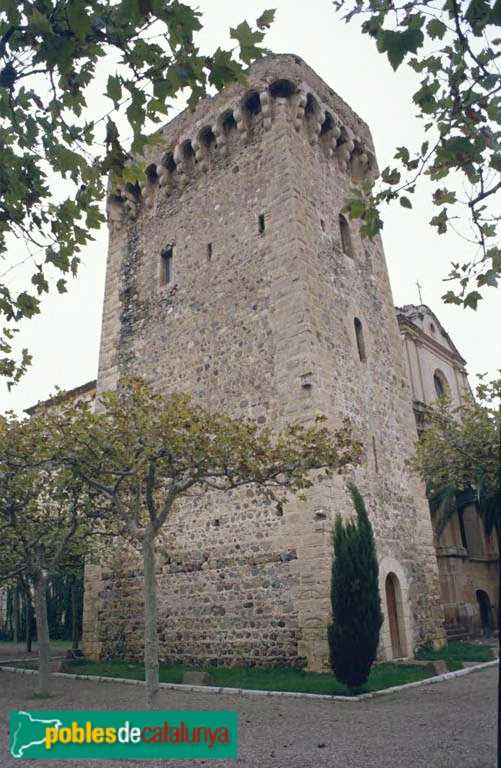 Cambrils - Torre de l'Ermita (Foto: <i>Germà Garcia -calaix.gencat.cat-</i>, 1994) Cambrils - Torre de l'Ermita