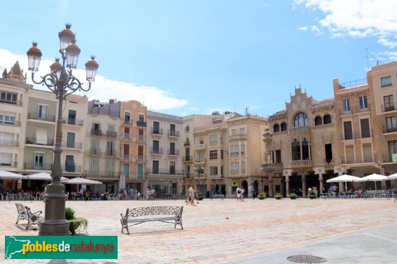 Reus - Plaça del Mercadal (Foto: Albert Esteves, 2024) Reus - Plaça del Mercadal