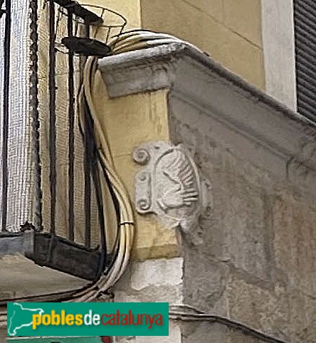 Reus - Carrer Santa Anna, 5. Escut a la cantonada (Foto: Albert Esteves, 2024) Reus - Carrer Santa Anna, 5. Escut a la cantonada