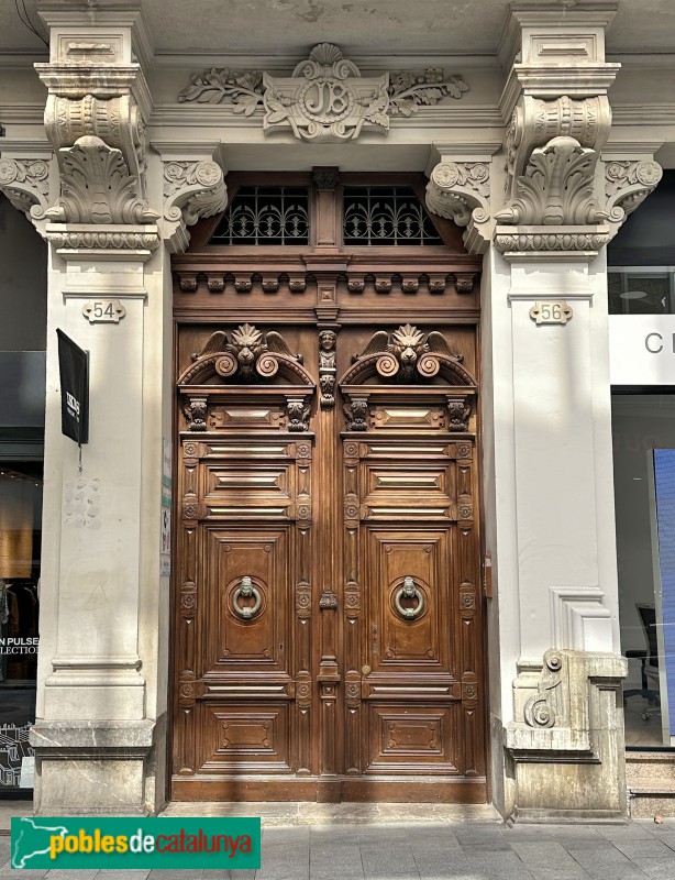 Reus - Carrer Llovera, 54-56 (Casa Boule) (Foto: Albert Esteves, 2024) Reus - Carrer Llovera, 54-56 (Casa Boule)