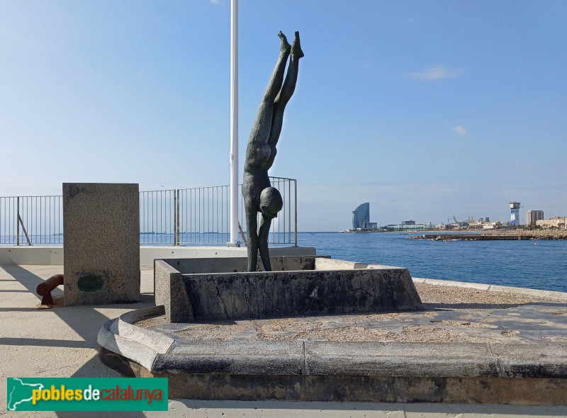 Barcelona - Escultura <i>Capbussament</i> (Foto: Sergi Suárez, 2024) Barcelona - Escultura <i>Capbussament</i>