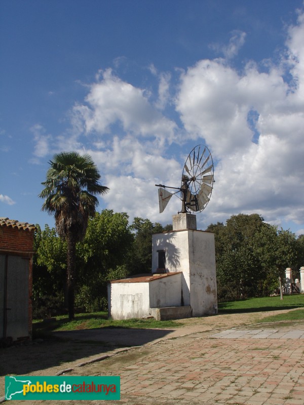 Vilobí d'Onyar - Can Cobarsí (Foto: Albert Esteves, 2005) Vilobí d'Onyar - Can Cobarsí