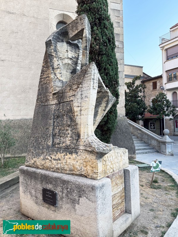 Santa Coloma de Farners - Monument a Salvador Espriu (Foto: Albert Esteves, 2024) Santa Coloma de Farners - Monument a Salvador Espriu