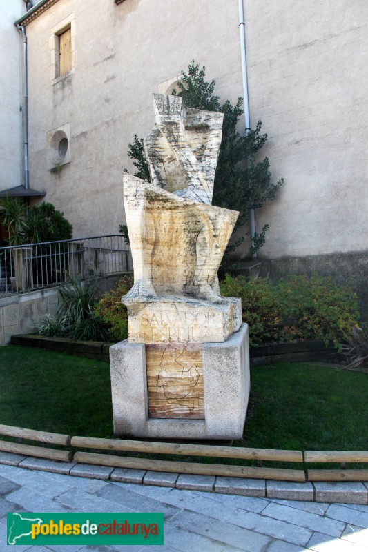 Santa Coloma de Farners - Monument a Salvador Espriu (Foto: Albert Esteves, 2011) Santa Coloma de Farners - Monument a Salvador Espriu