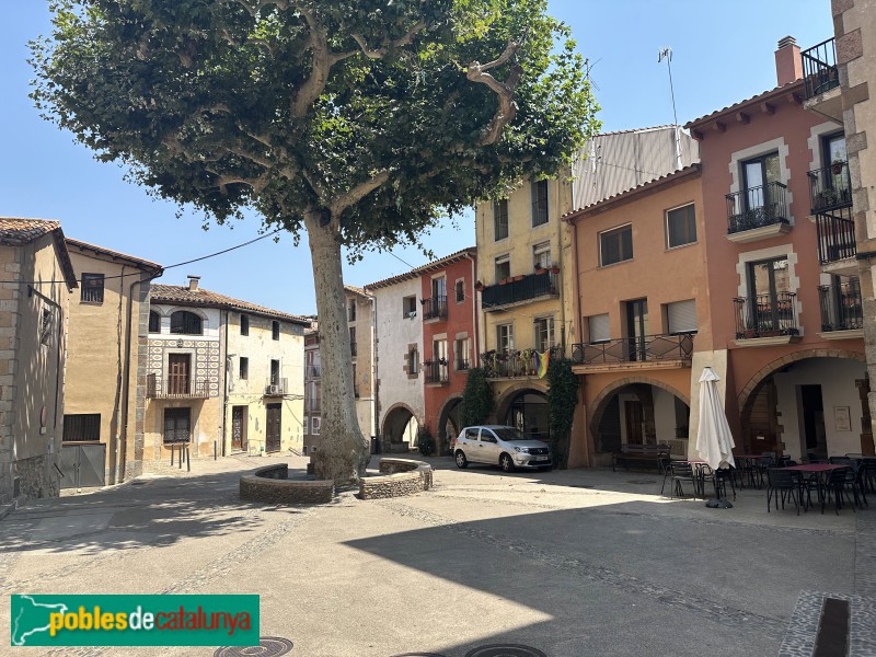 Arbúcies - Porxos de la Plaça de la Vila (Foto: Albert Esteves, 2024) Arbúcies - Porxos de la Plaça de la Vila