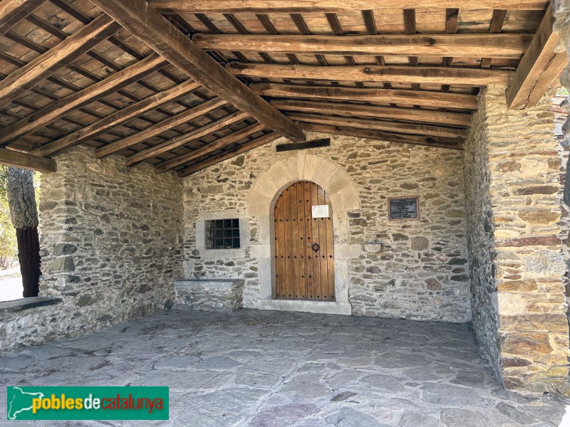 Llambilles - Església de Sant Cristòfol del Bosc (Foto: Albert Esteves, 2024) Llambilles - Església de Sant Cristòfol del Bosc