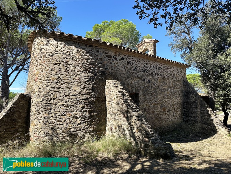 Llambilles - Església de Sant Cristòfol del Bosc (Foto: Albert Esteves, 2024) Llambilles - Església de Sant Cristòfol del Bosc