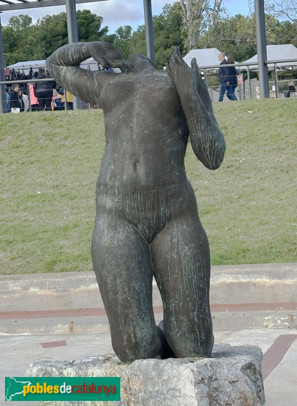 Sant Boi de Llobregat - Escultura </i>Deessa de l'Aigua</i> (Foto: Albert Esteves, 2024) Sant Boi de Llobregat - Escultura </i>Deessa de l'Aigua</i>