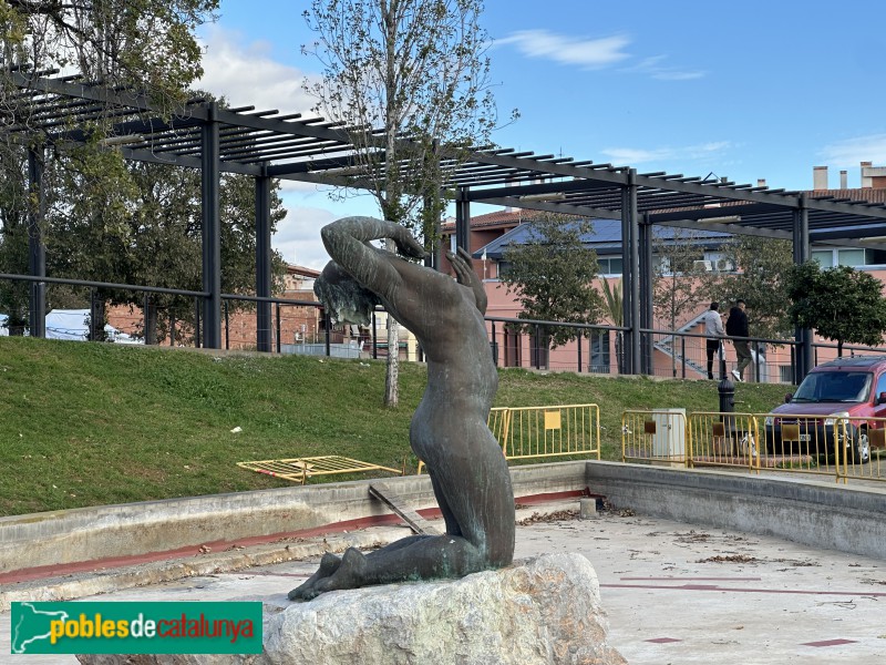 Sant Boi de Llobregat - Escultura </i>Deessa de l'Aigua</i> (Foto: Albert Esteves, 2024) Sant Boi de Llobregat - Escultura </i>Deessa de l'Aigua</i>
