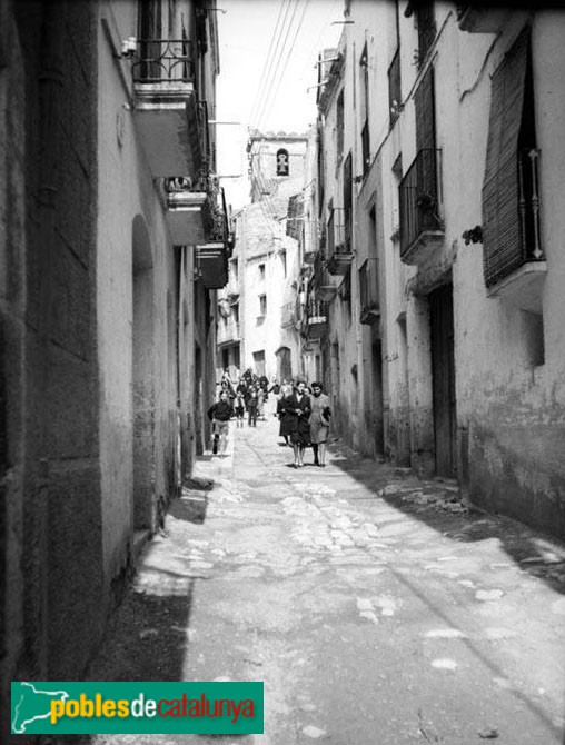 Un carrer de Castellvell del Camp (Foto: <i>Antoni Maymó -Arxiu Fotogràfic Centre Excursionista de Catalunya-</i>, 1945-65) Un carrer de Castellvell del Camp