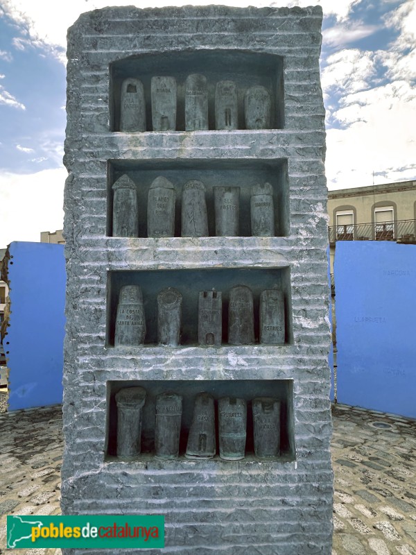 Castellvell del Camp - Escultura <i>Nus de pedra</i> (Foto: Albert Esteves, 2024) Castellvell del Camp - Escultura <i>Nus de pedra</i>