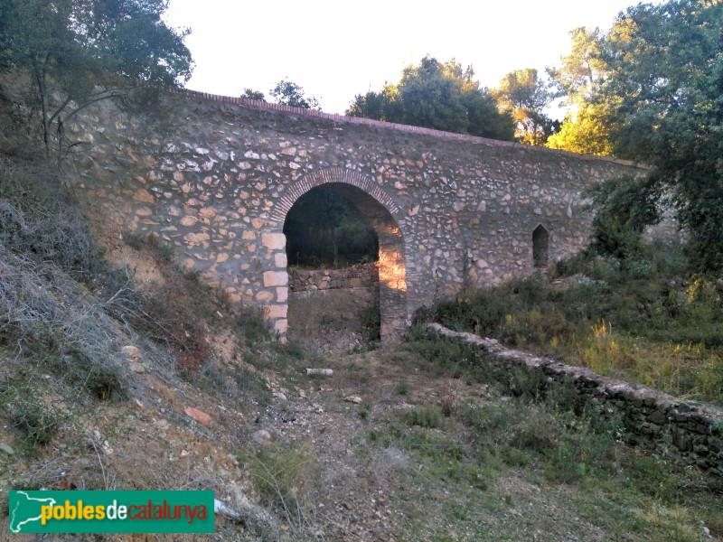Castellvell del Camp - Aqüeducte del Pont del Cinto (Foto: <i>Jordi Gili CC BY-SA 4.0</i>, 2021) Castellvell del Camp - Aqüeducte del Pont del Cinto