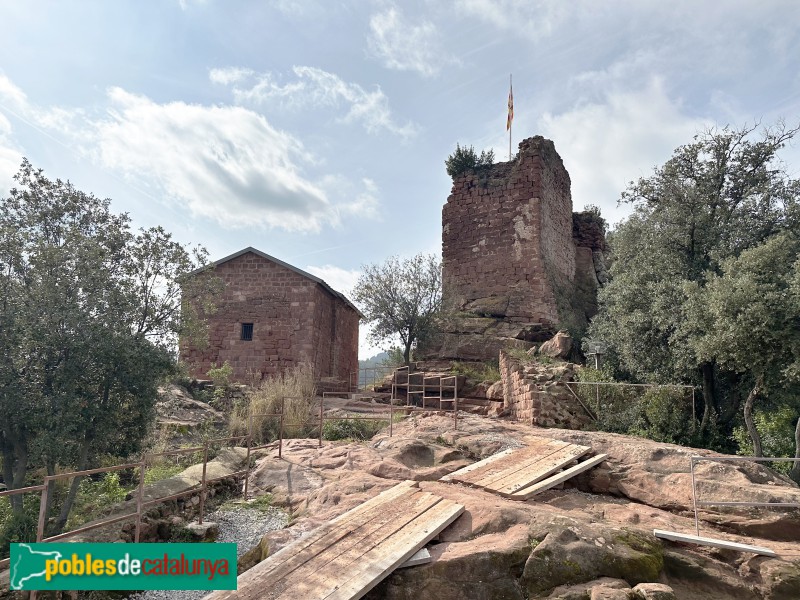 Cervelló - Capella i torre (Foto: Albert Esteves, 2025) Cervelló - Capella i torre