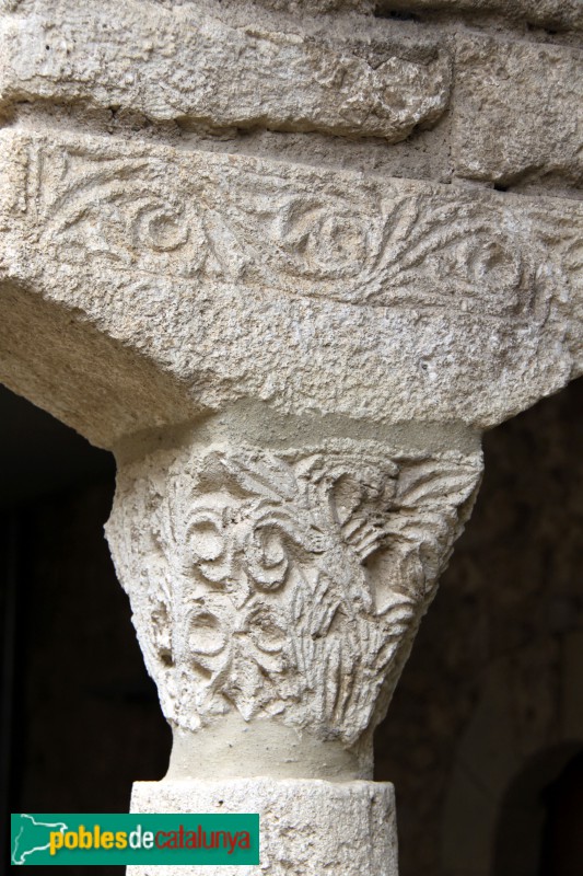 Avinyonet del Penedès - Sant Sebastià dels Gorgs. Capitell d'inicis del segle XI (Foto: Albert Esteves, 2012) Avinyonet del Penedès - Sant Sebastià dels Gorgs. Capitell d'inicis del segle XI