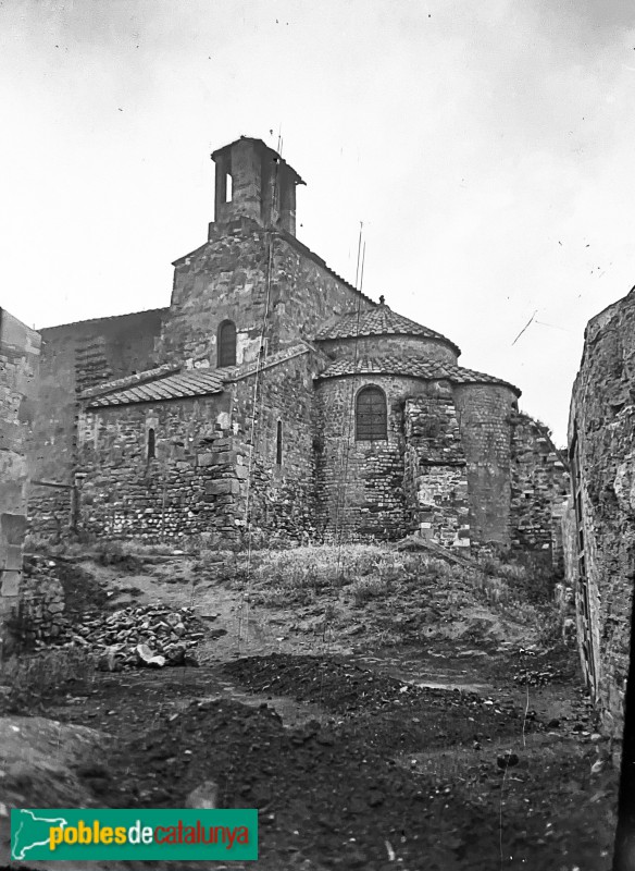 Terrassa - Església de Sant Pere (Foto: <i>Joaquim Guitert Fontserè</i>, inicis segle XX) Terrassa - Església de Sant Pere
