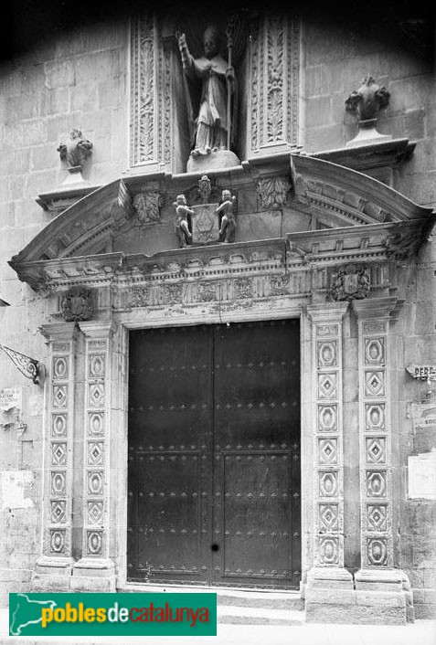 Barcelona - Església de Sant Sever. Portada (Foto: <i>Anònima -Arxiu Fotogràfic Centre Excursionista de Catalunya-</i>, 1889-1916) Barcelona - Església de Sant Sever. Portada