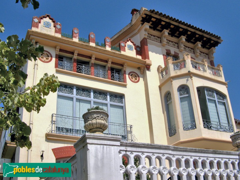 Sant Andreu de Llavaneres - Can Farnés (Foto: Albert Esteves, 2007) Sant Andreu de Llavaneres - Can Farnés