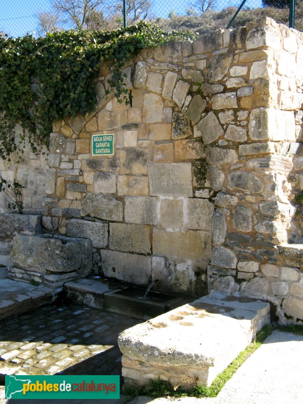 Vilanova de Prades - Font Vella (Foto: Albert Esteves, 2010) Vilanova de Prades - Font Vella