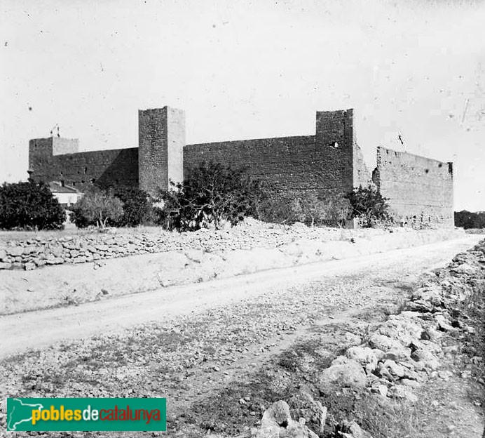 L'Hospitalet de l'Infant - Hospital del Coll de Balaguer (Foto: <i>Josep Salvany -Fons Salvany. Biblioteca de Catalunya-</i>, 1916) L'Hospitalet de l'Infant - Hospital del Coll de Balaguer
