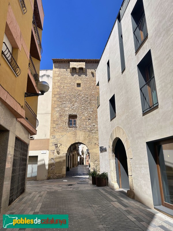 Vila-seca - Portal de Sant Antoni (Foto: Albert Esteves, 2025) Vila-seca - Portal de Sant Antoni