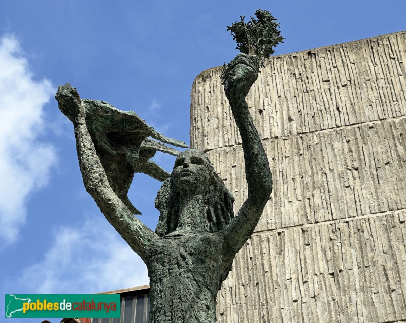 Mataró - Escultura <i>Mataró</i> (Foto: Albert Esteves, 2025) Mataró - Escultura <i>Mataró</i>