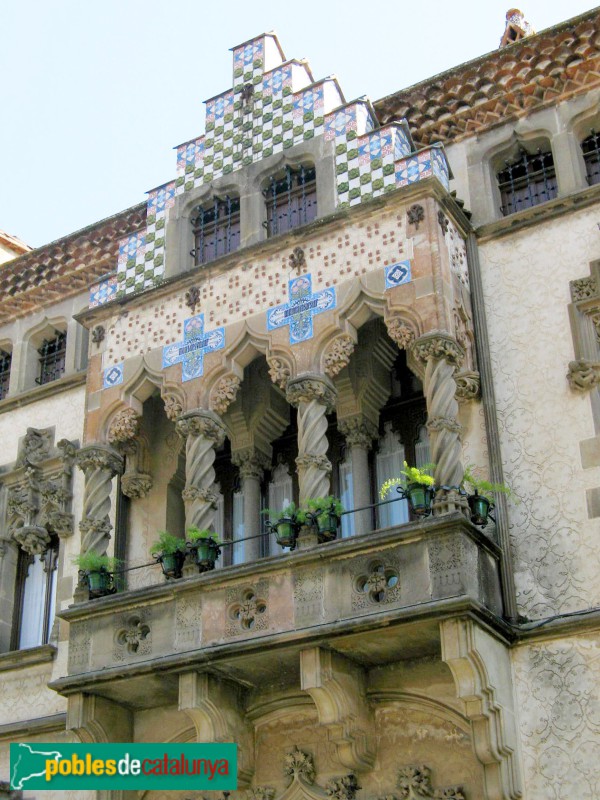 Mataró - Casa Coll i Regàs (Foto: Albert Esteves, 2007) Mataró - Casa Coll i Regàs