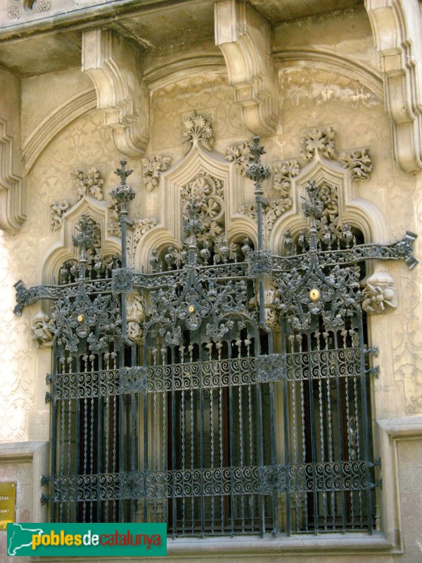 Mataró - Casa Coll i Regàs (Foto: Albert Esteves, 2007) Mataró - Casa Coll i Regàs