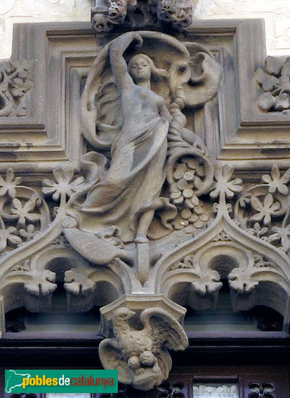 Mataró - Casa Coll i Regàs. Escultura (Foto: Albert Esteves, 2007) Mataró - Casa Coll i Regàs. Escultura
