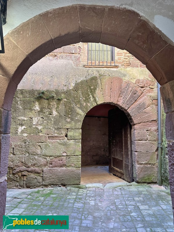 Monestir d'Escornalbou. Mansió d'Eduard Toda (Foto: Albert Esteves, 2025) Monestir d'Escornalbou. Mansió d'Eduard Toda
