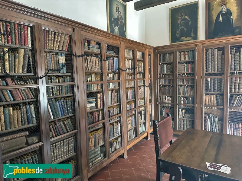 Monestir d'Escornalbou. Mansió d'Eduard Toda. Biblioteca (Foto: Albert Esteves, 2025) Monestir d'Escornalbou. Mansió d'Eduard Toda. Biblioteca