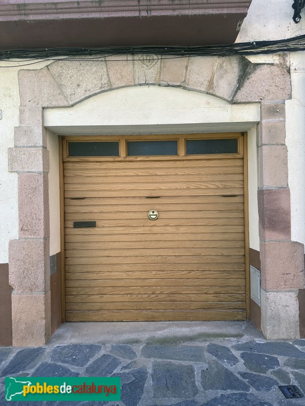 Riudecanyes - Portal 1778 (Foto: Albert Esteves, 2025) Riudecanyes - Portal 1778